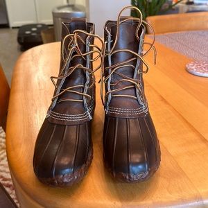 Original vintage women’s Llbean duck book, size 8